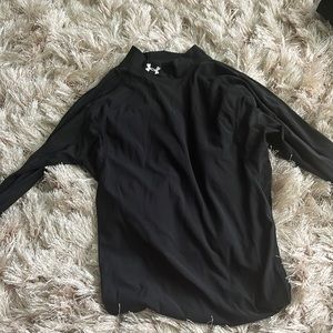 Black tight underarmour shirt